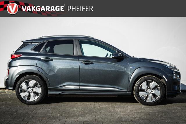 Hyundai Kona EV Premium 64 kWh Leer/ Stuur-stoelverwarming/ Carplay/ Camera/ Navigatie/ Full led