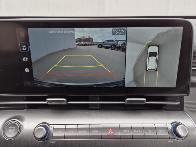 Hyundai Kona 1.6 GDI HEV Premium Sky Automaat / Glazen schuif- en kanteldak / Apple Carplay Android Auto / Stuur-, en Stoelverwarming / Stoelventilatie voor / Bose Premium Audio / Adaptief cruise control / Elektrische achterklep /