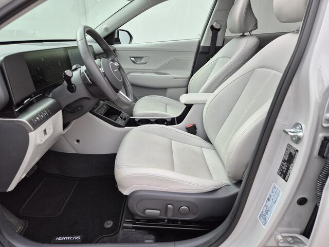 Hyundai Kona 1.6 GDI HEV Premium Sky Automaat / Glazen schuif- en kanteldak / Apple Carplay Android Auto / Stuur-, en Stoelverwarming / Stoelventilatie voor / Bose Premium Audio / Adaptief cruise control / Elektrische achterklep /