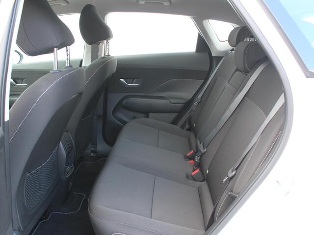 Hyundai Kona Electric Comfort 65.4 kWh / Warmtepomp / Lichtmetalen Velgen 19" / Cruise Control Adaptief / Navigatie + Apple Carplay/Android Auto / Achteruitrijcamera /