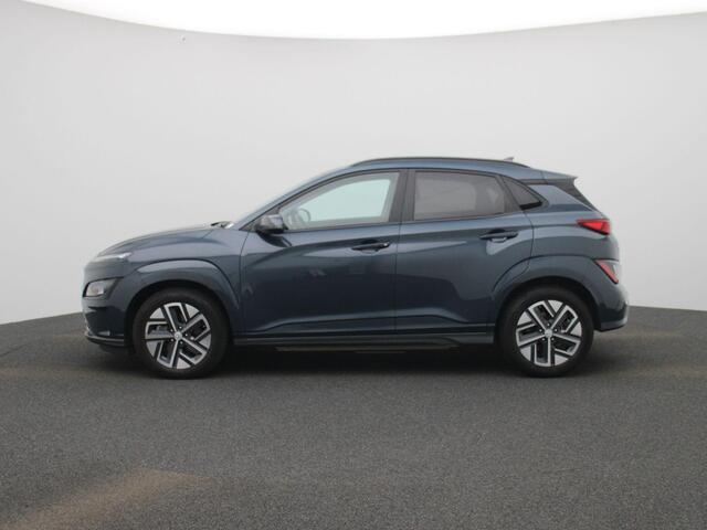 Hyundai Kona EV Fashion 39 kWh | Lichtmetalen velgen | LED | Parkeersensoren | Navi | Camera | Clima