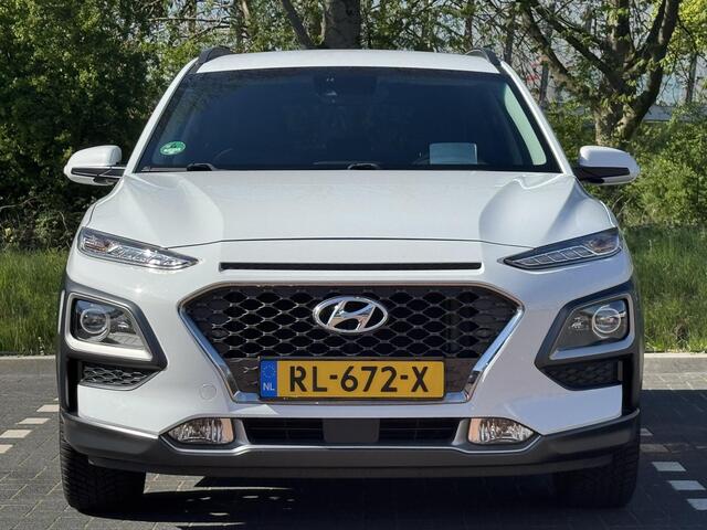Hyundai Kona 1.0T 120PK Premium | Lederen bekleding | Trekhaak | Camera | Apple carplay & Android auto | Allseason banden | Head-up display | 18'' inch lmv |