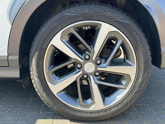 Hyundai Kona 1.0T 120PK Premium | Lederen bekleding | Trekhaak | Camera | Apple carplay & Android auto | Allseason banden | Head-up display | 18'' inch lmv |