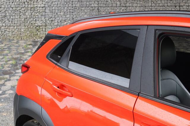 Hyundai Kona EV Premium 64 kWh | Trekhaak | Stoelverwarming | Camera