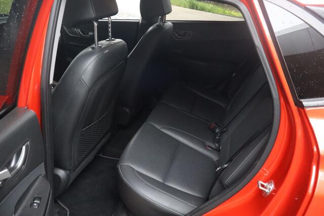 Hyundai Kona EV Premium 64 kWh | Trekhaak | Stoelverwarming | Camera