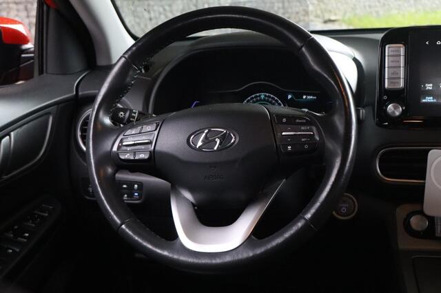 Hyundai Kona EV Premium 64 kWh | Trekhaak | Stoelverwarming | Camera