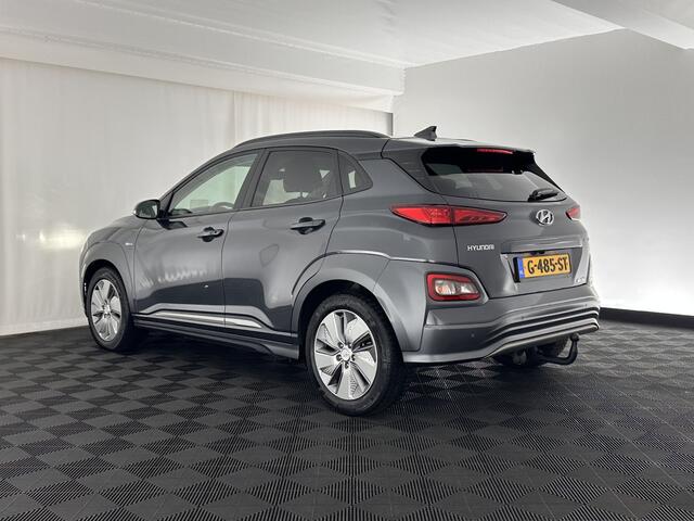Hyundai Kona EV Premium 64 kWh (INCL-BTW) *FULL-LEATHER | HEAD-UP | FULL-LED | NAVI-FULLMAP | DAB | ADAPTIVE-CRUISE | KRELL-AUDIO | KEYLESS | CAMERA | BLIND-SPOT | LANE-ASSIST | DIGI-COCKPIT | COMFORT-SEATS | 17''ALU*