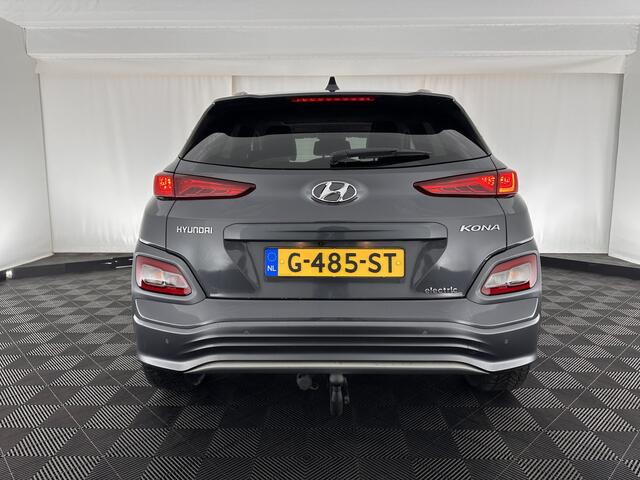 Hyundai Kona EV Premium 64 kWh (INCL-BTW) *FULL-LEATHER | HEAD-UP | FULL-LED | NAVI-FULLMAP | DAB | ADAPTIVE-CRUISE | KRELL-AUDIO | KEYLESS | CAMERA | BLIND-SPOT | LANE-ASSIST | DIGI-COCKPIT | COMFORT-SEATS | 17''ALU*
