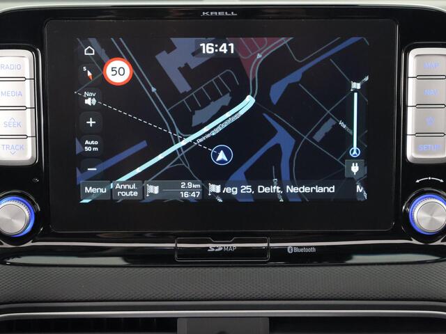 Hyundai Kona EV PREMIUM 204 PK ACCU=100% BERIJK TOT 508 KM !!! Hyundai Kona EV PREMIUM 204 PK PANORAMADAK ACCU=100% 64Kwh. LEER. NAVI. KEYLESS. FULL OPTION. TOT 5 JAAR GARANTIE*