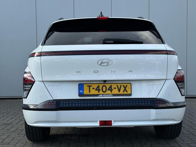 Hyundai Kona Electric Premium 65.4 kWh / Leer / 19" velgen / Trekhaak afneembaar / Led koplampen /