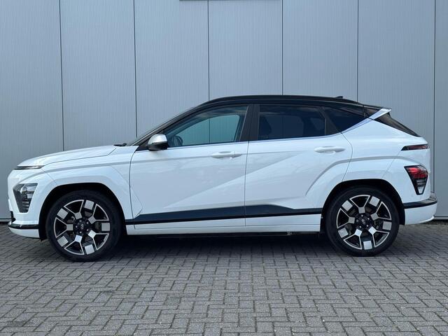 Hyundai Kona Electric Premium 65.4 kWh / Leer / 19" velgen / Trekhaak afneembaar / Led koplampen /