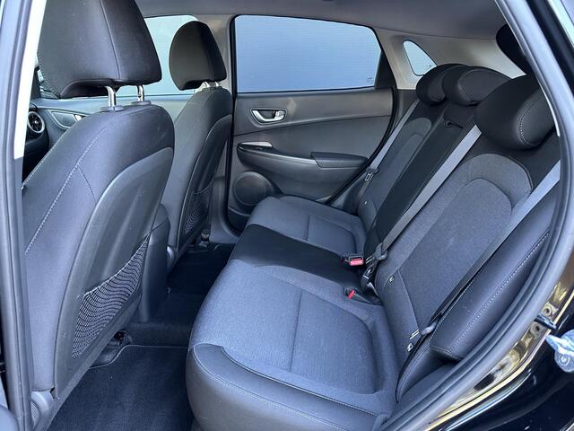Hyundai Kona EV Fashion 64 kWh / Navigatie / Apple Carplay & Android Auto / Automatische Airco / Afneembare Trekhaak / Adaptive Cruise Control /