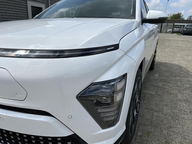 Hyundai Kona Electric Premium 65.4 kWh | Adaptieve Cruise Control | Stoelverwarming | Stuurwielverwarming | Stoelventilatie | Lederen bekleding | Geheugenfunctie bestuurdersstoel |