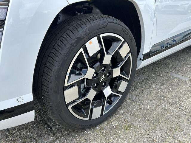 Hyundai Kona Electric Premium 65.4 kWh | Adaptieve Cruise Control | Stoelverwarming | Stuurwielverwarming | Stoelventilatie | Lederen bekleding | Geheugenfunctie bestuurdersstoel |