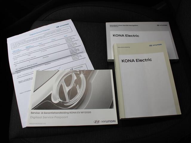 Hyundai Kona EV Fashion 39 kWh / Navigatie + Apple Carplay/Android Auto / Warmtepomp / Cruise Control Adaptief / Climate Control / Achteruitrijcamera /