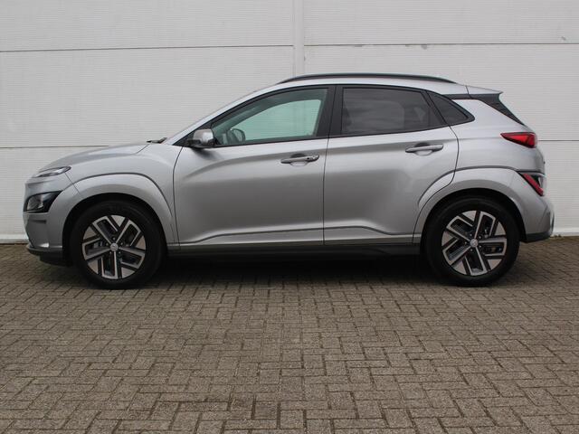 Hyundai Kona EV Fashion 39 kWh / Navigatie + Apple Carplay/Android Auto / Warmtepomp / Cruise Control Adaptief / Climate Control / Achteruitrijcamera /
