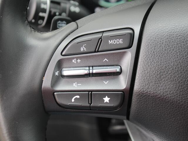 Hyundai Kona EV Fashion 39 kWh / Navigatie + Apple Carplay/Android Auto / Warmtepomp / Cruise Control Adaptief / Climate Control / Achteruitrijcamera /