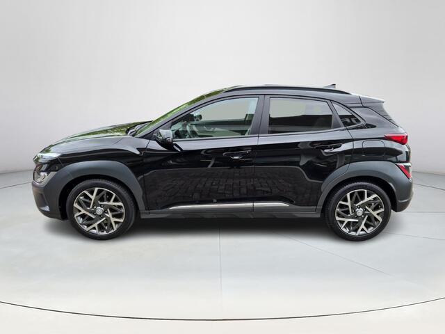 Hyundai Kona 1.6 GDI HEV Premium | Apple Carplay | Schuif / kanteldak | Achteruitrijcamera | Lederen Bekleding | 18'inch Lichtmetalen Velgen |