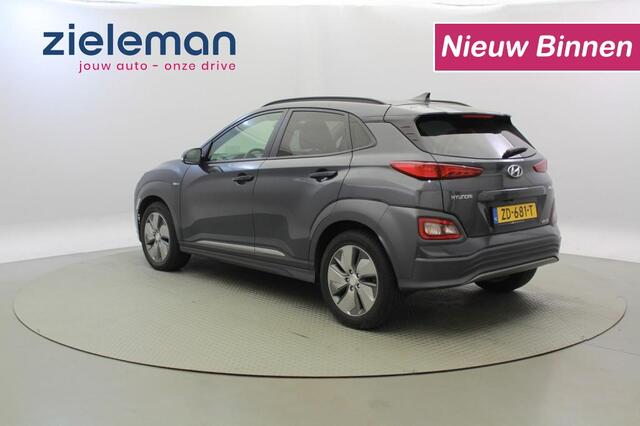 Hyundai Kona EV Premium 64 kWh - Carplay, Leer, Camera, Stoelverw.