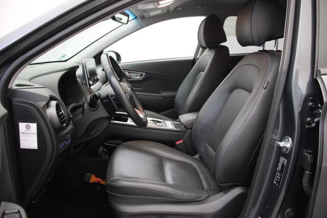 Hyundai Kona Electric EV Premium 64 kWh - Carplay, Leer, Camera, Stoelverw.