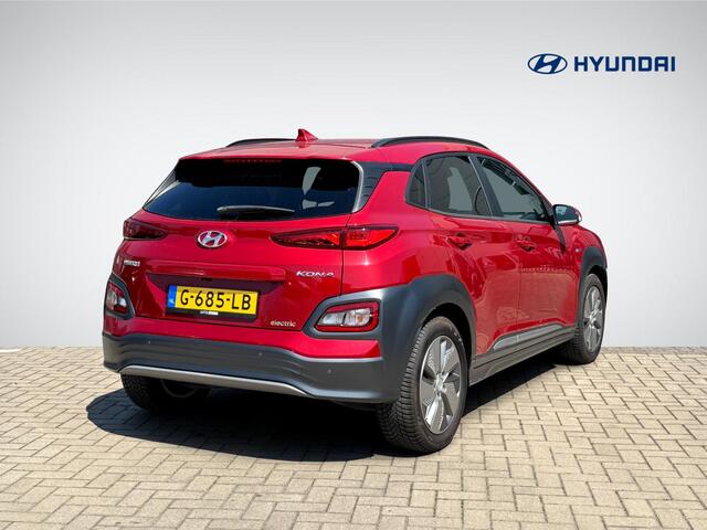 Hyundai Kona EV Premium 64 kWh | Leder | Head-Up Display | Stuur- + Stoelverwarming | Apple Carplay/Android Auto | Premium Audio | Rijklaarprijs!