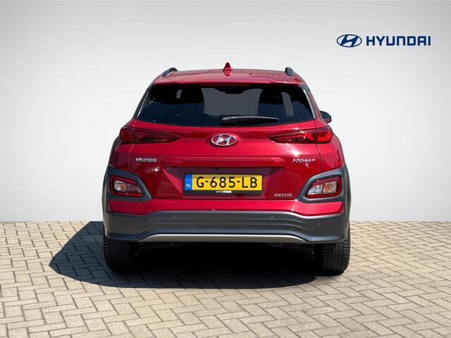 Hyundai Kona EV Premium 64 kWh | Leder | Head-Up Display | Stuur- + Stoelverwarming | Apple Carplay/Android Auto | Premium Audio | Rijklaarprijs!