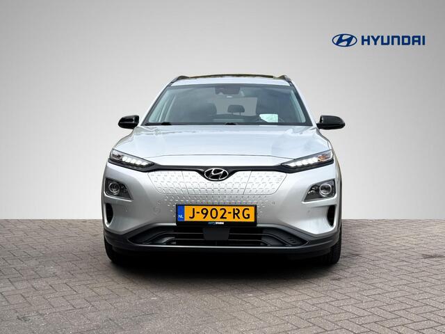 Hyundai Kona EV Premium 64 kWh 3-Fase Lader | Schuif-/Kanteldak | Navigatie | Stoelventilatie + -verwarming | Head-Up Display | Leder | Adapt. Cruise Control | Rijklaarprijs!