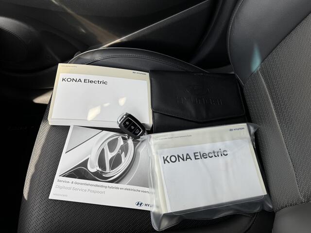 Hyundai Kona EV Premium 64 kWh / Navigatie / Head Up Display / Climate Control / Cruise Control Adaptief / Stoelverwarming/verkoeling / Apple Carplay/Android Auto /