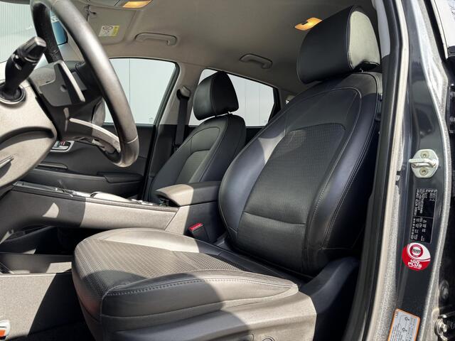 Hyundai Kona EV Premium 64 kWh / Navigatie / Head Up Display / Climate Control / Cruise Control Adaptief / Stoelverwarming/verkoeling / Apple Carplay/Android Auto /