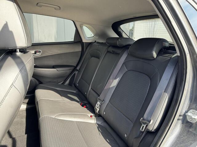 Hyundai Kona EV Premium 64 kWh / Navigatie / Head Up Display / Climate Control / Cruise Control Adaptief / Stoelverwarming/verkoeling / Apple Carplay/Android Auto /