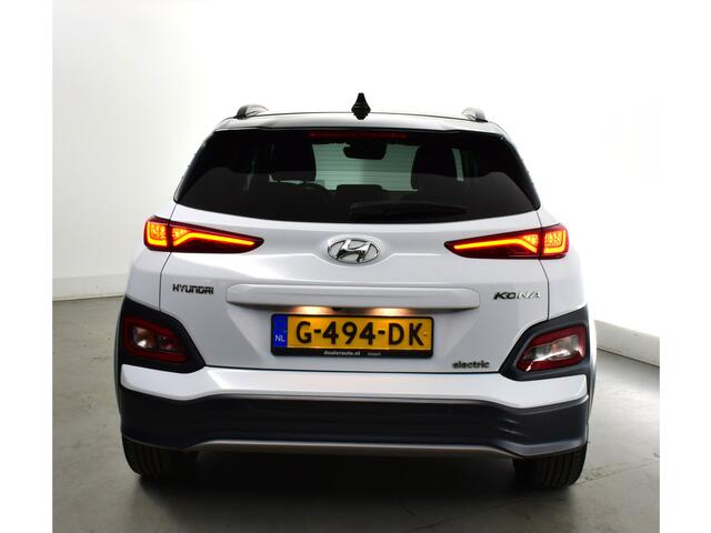 Hyundai Kona EV Premium 64 kWh LEDER-SCHUIFDAK-1e EIG Headup,Carplay,premium audio draadloze telefoonlader, ESP, privacy glas, HUD, hil hold, keyless entr ,stoel vent, stuur verwarmd