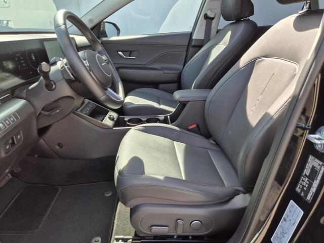 Hyundai Kona 1.6 GDI HEV Premium Sky Automaat / Glazen schuif- en kanteldak / Stuur- en Stoelverwarming / Rondomzicht camera / Elektrisch verstelbare voorstoelen Stoelventilatie voor / Bose Audio Systeem / Apple Carplay Android Auto /