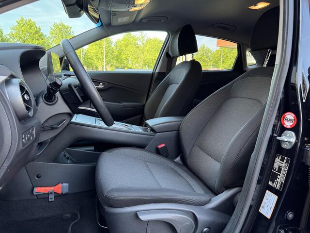 Hyundai Kona EV Fashion 64 kWh | Navigatie | Camera | Head-Up Display | Premium Audio | Adapt. Cruise Control | Dodehoek | Apple Carplay/Android Auto | Rijklaarprijs!