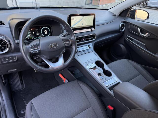 Hyundai Kona EV Fashion 64 kWh | Navigatie | Camera | Head-Up Display | Premium Audio | Adapt. Cruise Control | Dodehoek | Apple Carplay/Android Auto | Rijklaarprijs!