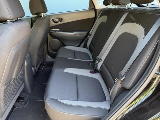 Hyundai Kona 1.6 GDI HEV Fashion / Eerste Eigenaar / Dealeronderhouden / Trekhaak / 1300KG Trekgewicht / Navigatie Via Apple carplay of Android auto / Stoel+Stuur Verwarming / Achteruitrij Camera / Blindspot /