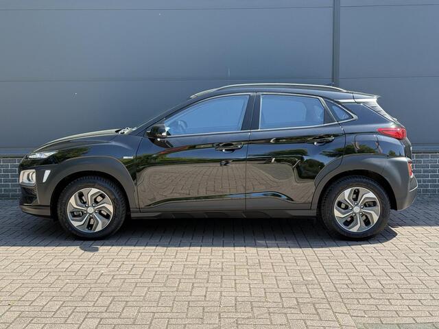 Hyundai Kona 1.6 GDI HEV Fashion / Eerste Eigenaar / Dealeronderhouden / Trekhaak / 1300KG Trekgewicht / Navigatie Via Apple carplay of Android auto / Stoel+Stuur Verwarming / Achteruitrij Camera / Blindspot /
