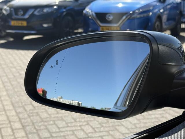 Hyundai Kona EV Premium 64 kWh / Stoel/Stuurverwarming / Stoelventilatie / Head-Up display / Keyless Entry&Start / Dodehoekdetectie / Achteruitrijcamera / Apple CarPlay/Android Auto /