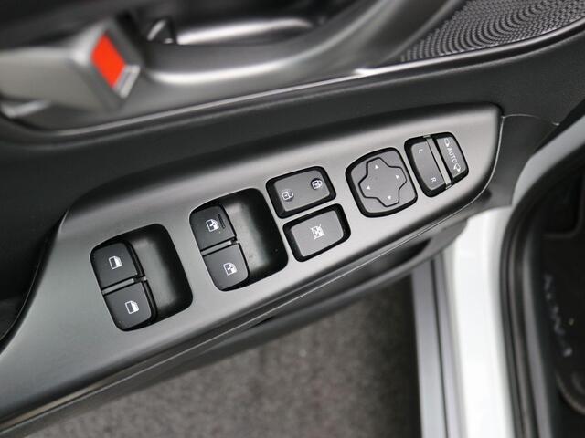 Hyundai Kona EV Fashion 64 kWh / 3 Fase Laden / HUD Display / Navigatie / Historie aanwezig / Accu SoH 100% / Cruise Control / Airco Climate control /