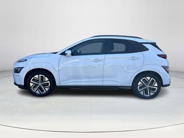 Hyundai Kona EV Fashion 64 kWh | Apple carplay | Trekhaak afneembaar | All Seasonbanden | Climate control | Navigatiesysteem |