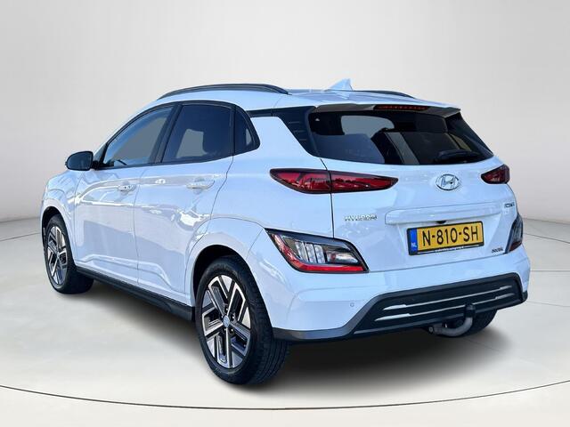 Hyundai Kona EV Fashion 64 kWh | Apple carplay | Trekhaak afneembaar | All Seasonbanden | Climate control | Navigatiesysteem |
