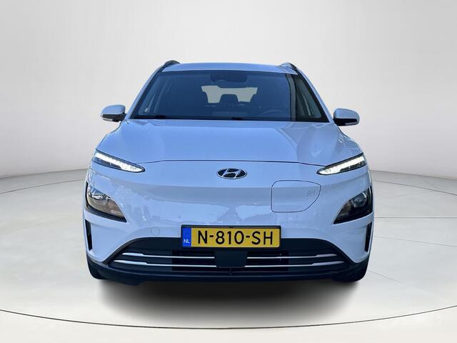 Hyundai Kona EV Fashion 64 kWh | Apple carplay | Trekhaak afneembaar | All Seasonbanden | Climate control | Navigatiesysteem |