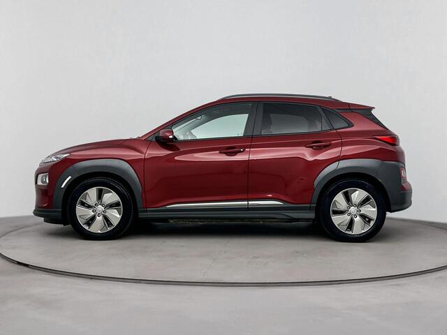 Hyundai Kona EV Limited 64 kWh | 3-Fase !| Navigatie | Achteruit camera | Apple carplay | Stoel verwarming/verkoeling |