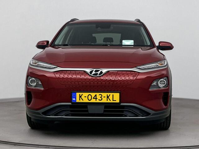Hyundai Kona EV Limited 64 kWh | 3-Fase !| Navigatie | Achteruit camera | Apple carplay | Stoel verwarming/verkoeling |