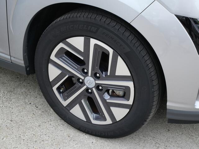 Hyundai Kona EV FASHION 39 kWh | A.C.C. | H.U.D | LED | KEYLESS | CAMERA | 3-FASE | FACELIFT!!