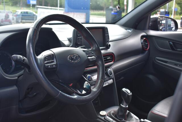 Hyundai Kona 1.0 T-GDI Premium | Leder | Head up | Stuur/Stoelverwarming | Navi | 12 mnd BOVAG garantie Whatsapp 06-53188999