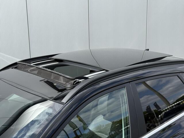 Hyundai Kona 1.6 GDI HEV Premium Sky Automaat / Schuif- & Kanteldak / Zwart Leder / Stoelverkoeling / Stoel- & Stuurverwarming / Fabrieksgarantie 05-01-29 / Navigatie / 360 Camera /
