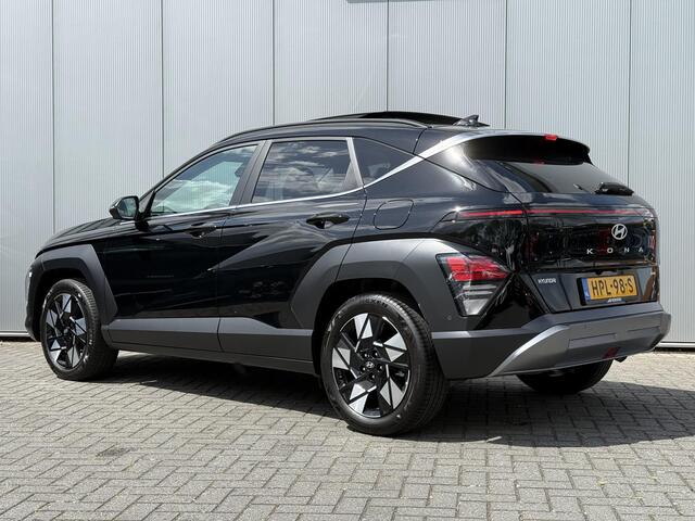 Hyundai Kona 1.6 GDI HEV Premium Sky Automaat / Schuif- & Kanteldak / Zwart Leder / Stoelverkoeling / Stoel- & Stuurverwarming / Fabrieksgarantie 05-01-29 / Navigatie / 360 Camera /