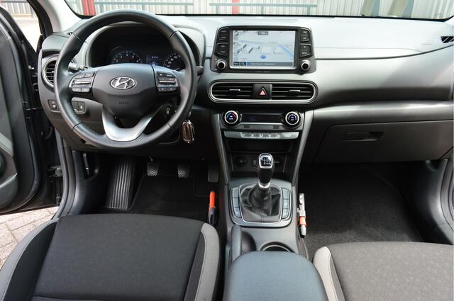 Hyundai Kona 1.0 T-GDI Comfort O.a: Camera, Carplay, DAB, Clima, Cruise, Rijklaar, Etc. All-in prijs!