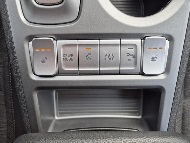 Hyundai Kona EV Comfort 64 kWh Automaat / Apple Carplay Android Auto / Adaptief cruise control / Krell Audio systeem / Achteruitrijcamera / Stuur- en Stoelverwarming / Warmtepomp /