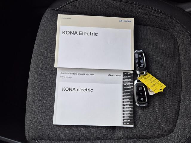 Hyundai Kona EV Comfort 64 kWh Automaat / Apple Carplay Android Auto / Adaptief cruise control / Krell Audio systeem / Achteruitrijcamera / Stuur- en Stoelverwarming / Warmtepomp /